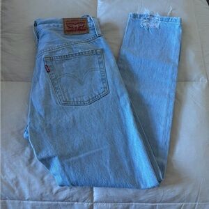 501 women’s Levi jeans